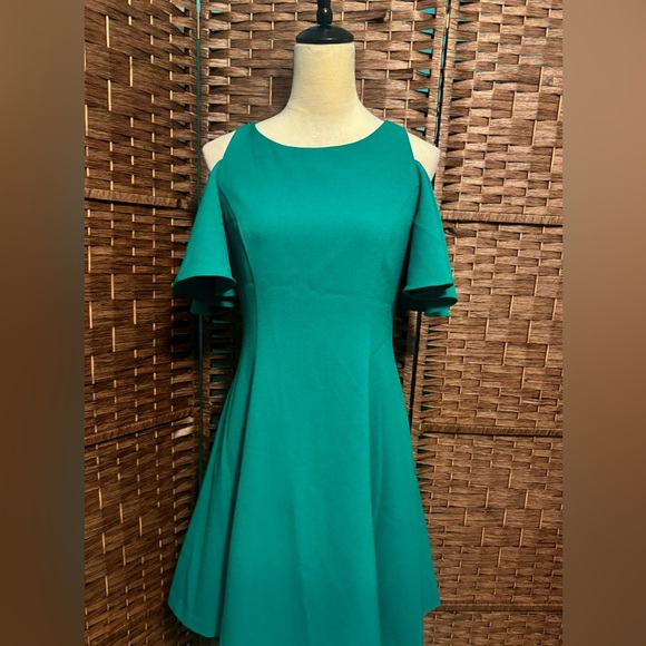 Eliza J 6 Green Dress Exposed Shoulders Off Shoulder Sleeves - Picture 6 of 14